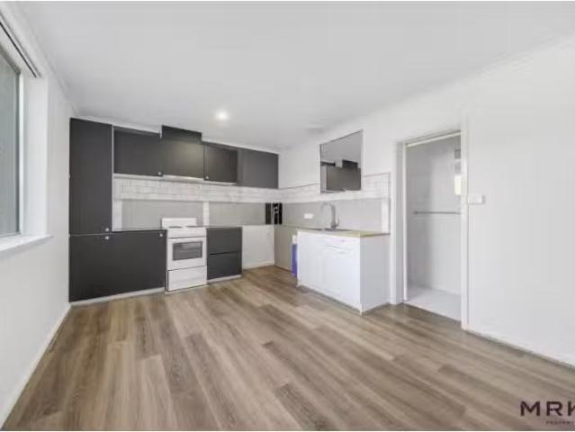 Unique 2 Santalum Street, Rivett House for rent Listed by Jes.