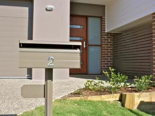 For Rent! 2 Pacific Place, Pacific Pines, QLD 4211