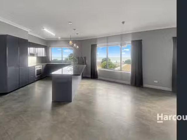 Unique 2A Mount Street, BURNIE, TAS 7320 House for Rent