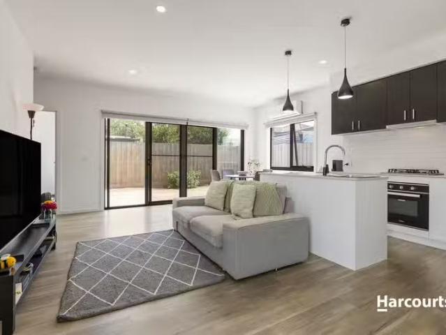 Cozy 2A Wolseley Grove, Bell Post Hill, VIC 3215 Townhouse f.