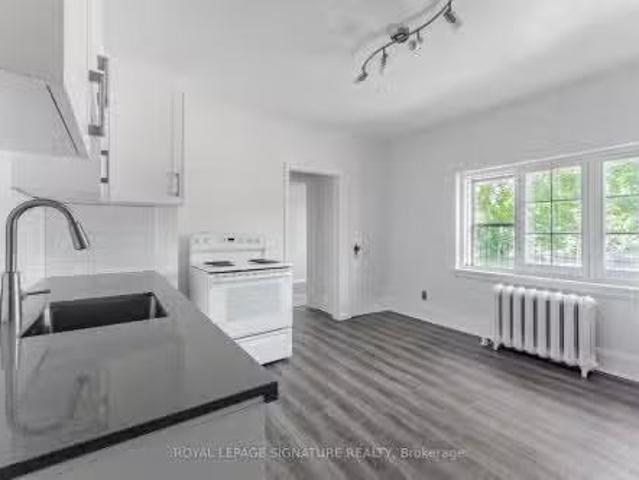 Nice 2A 388 Palmerston Boulevard, Toronto, ON, M6G 2N6 house.
