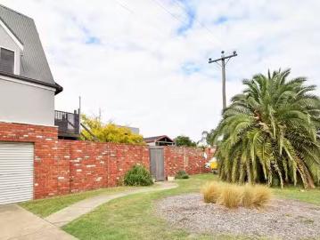 Charming 2B Dunstan Parade, Port Melbourne VIC 3207
