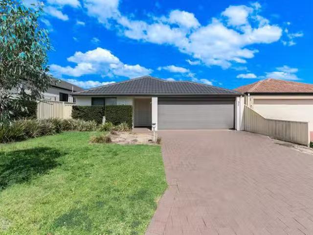 Cozy 2B Pritchard Street, Kewdale, WA 6105