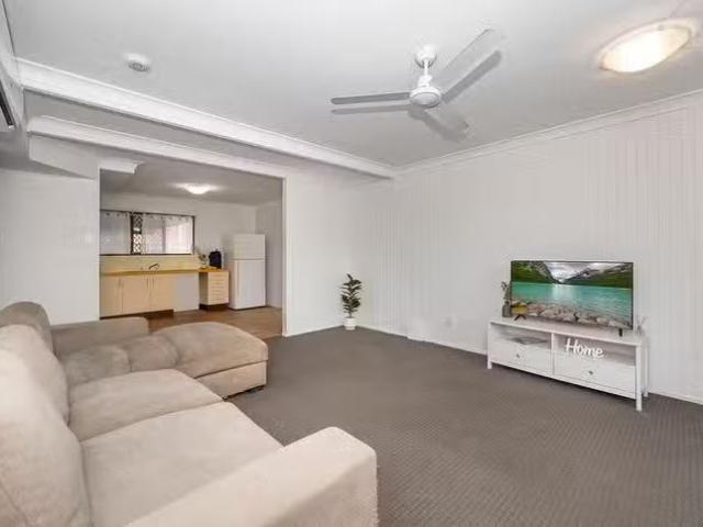 Unique 3/42 Kern Brothers Drive, Kirwan, QLD 4817