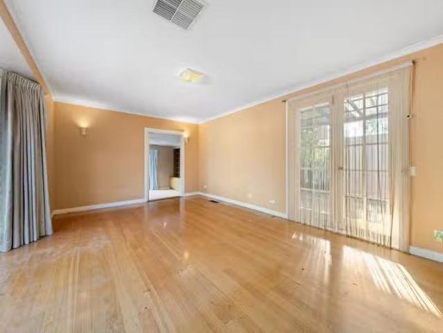 Rental! 34 Moncoe Street, BORONIA, VIC 3155 House for Rent