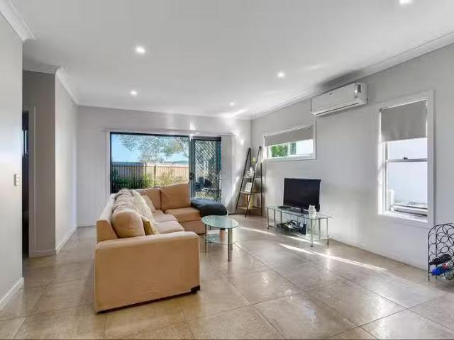 Cozy 3/4 Emerald Street, Kedron, QLD 4031