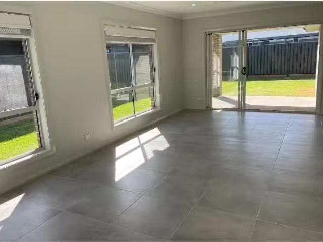 Charming 34 Hadfield Circuit, Cliftleigh House for rent Liste.