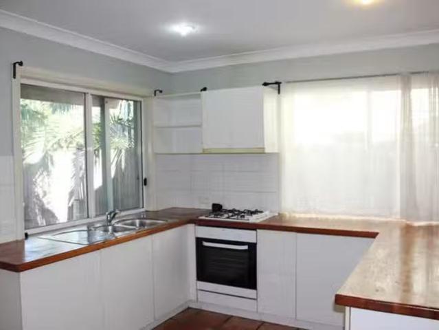 New 3/50 Cameron Street, Fairfield, QLD 4103
