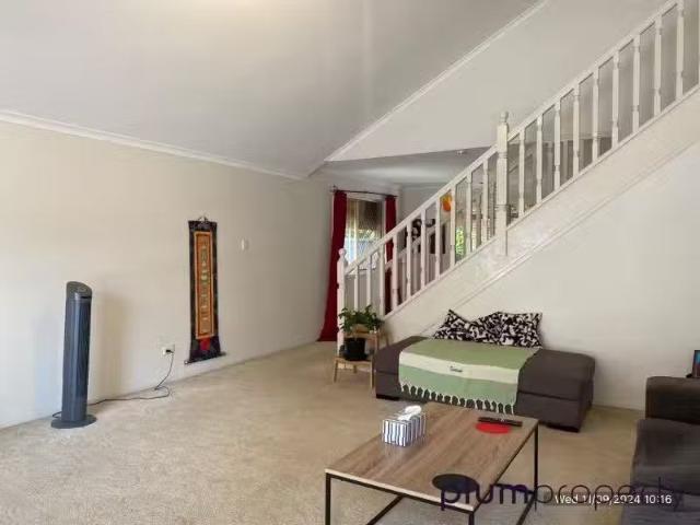 Deal! 3/59 Pear Street, Greenslopes House for rent Listed by.