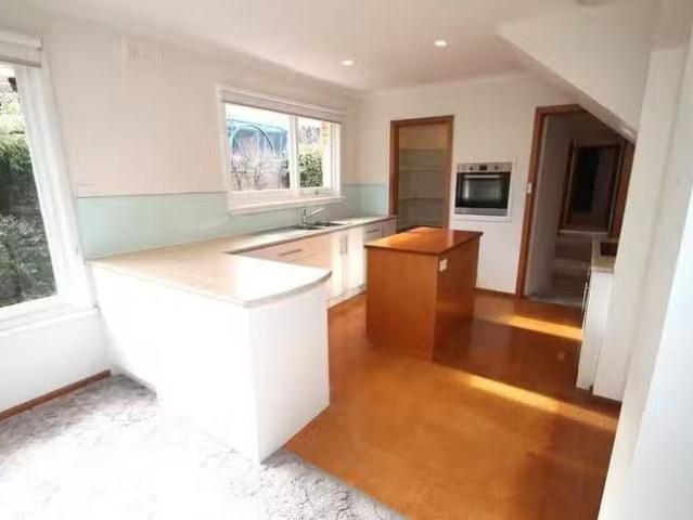 Cozy 35 Baragoon Street, Howrah, TAS 7018