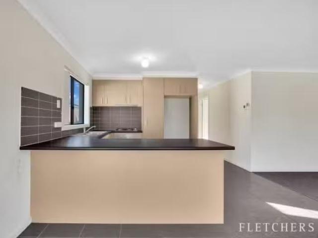 Cheap 35 Kilmore Street, Brookfield VIC 3338 House For Lease