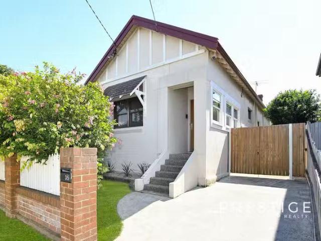 Just in! 35 Knight Street, Arncliffe NSW 2205