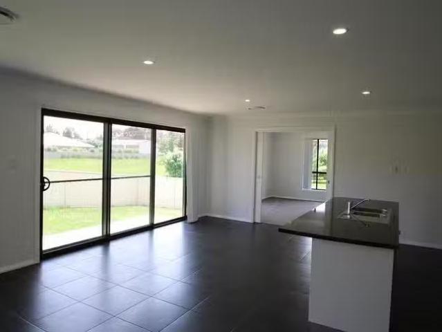 Unique 35 Turquoise Way, Orange, NSW 2800