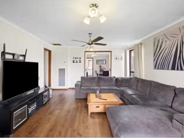 Cheap 36 Buffalo Crescent, THURGOONA House for rent Listed by.