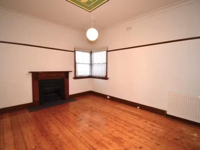 Rental! 36 Exhibition Street, Mc Kinnon Vic 3204 House For L.