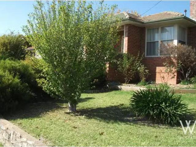 Nice 36 Kelly Crescent, Bathurst House for rent Listed by Lea.