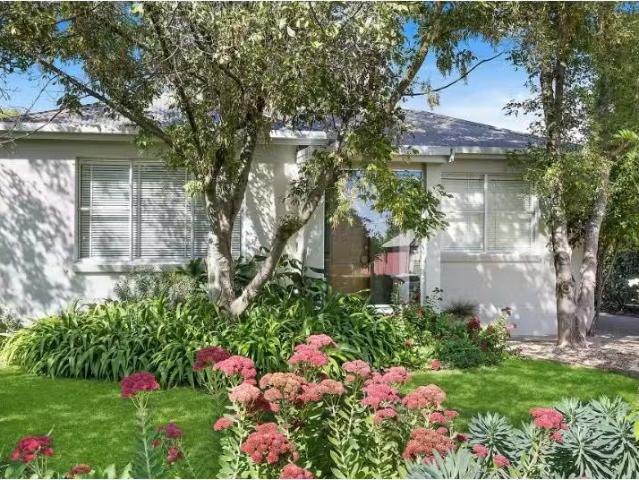 Just in! 36 Rosemary Lane, Orange House for rent Listed by Am.