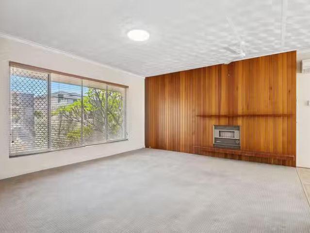 Just in! 36 Sulman Avenue, Salter Point, WA 6152