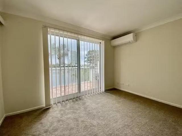 Cozy 37/11 19 Taylor Street, Biggera Waters, QLD 4216