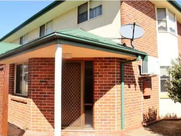 Cheap 3/79 Marius Street, TAMWORTH Townhouse for rent Listed.
