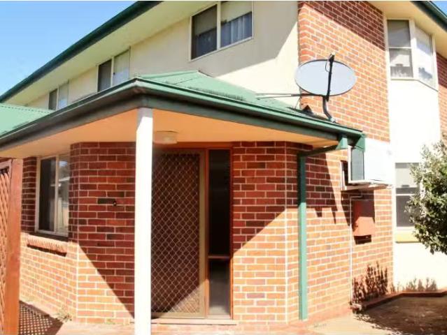 Deal! 3/79 Marius Street, TAMWORTH Townhouse for rent Listed.