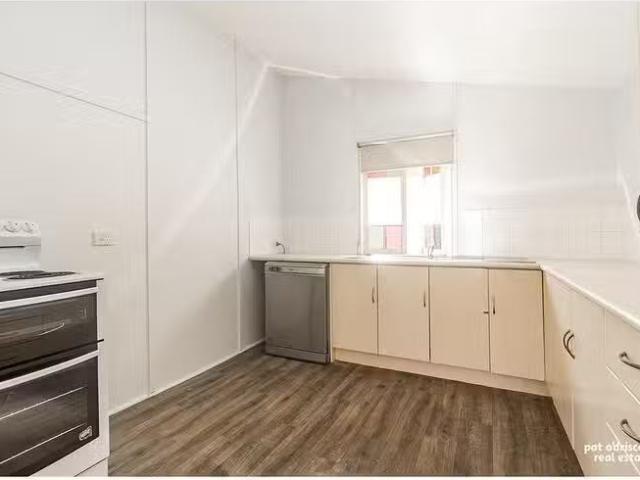 Deal! 37 Margaret Street, Allenstown, QLD 4700
