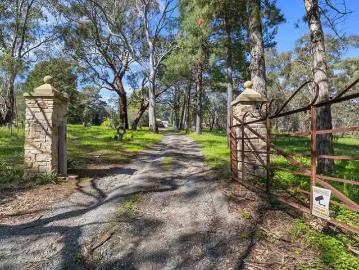 Cozy 37 Brunato Road, Blewitt Springs, SA 5171