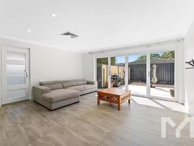 Cozy 37 Erpingham Road, Hamilton Hill, WA 6163