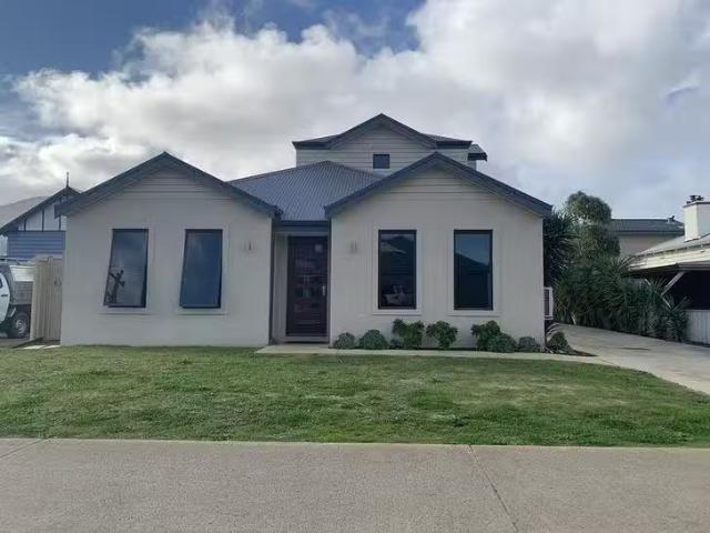 Deal! 37A Austral Parade, East Bunbury, WA 6230