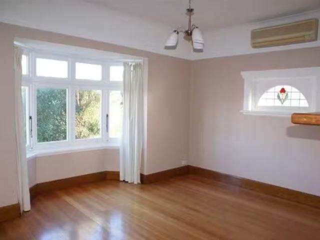 Just in! 37a Hamilton Street, WEST HOBART, TAS 7000 House fo.
