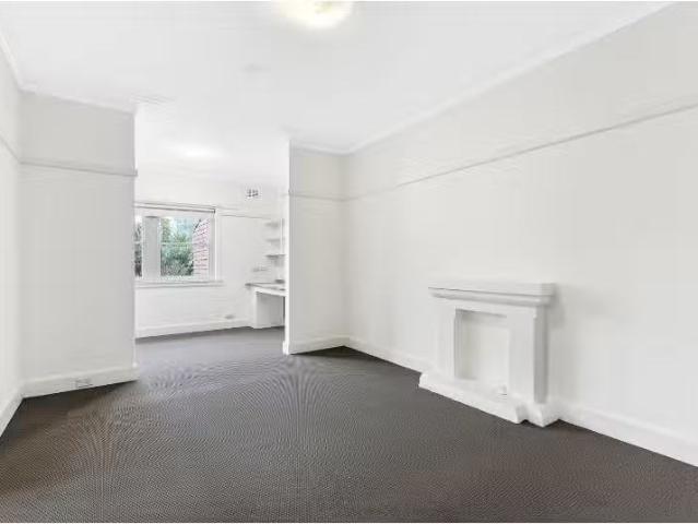 Deal! 37a Robinson Street, Monterey Townhouse for rent Listed.
