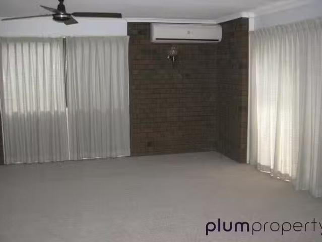 Rental! 38 Aberfoyle Street, Kenmore, QLD 4069