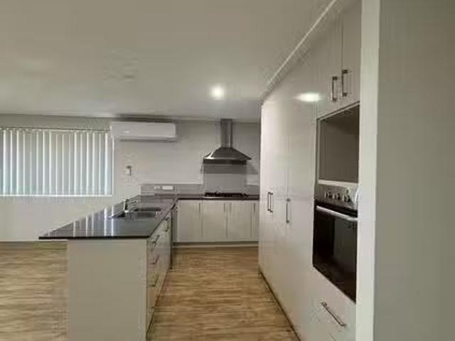Charming 38 Swell Terrace, Glenfield, WA 6532