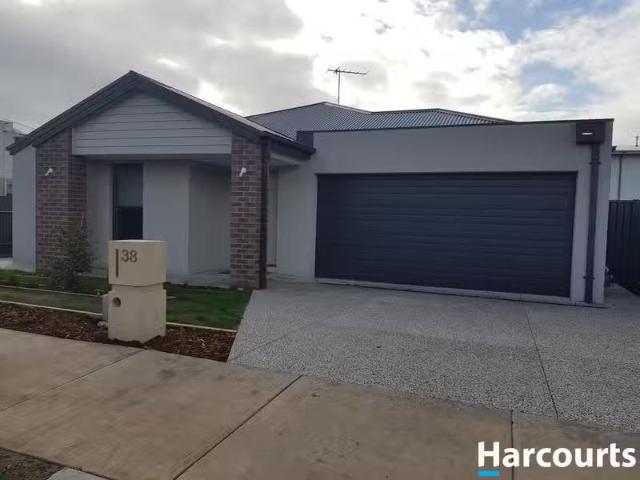Cozy 38 Sailfish Crescent, CURLEWIS, VIC 3222 House for Rent