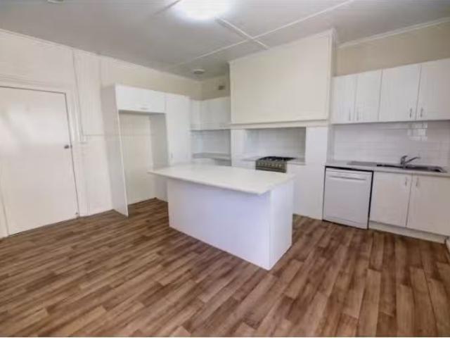 Just in! 390 Howick Street, BATHURST House for rent Listed by.