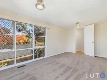 Cheap 39 Banfield Street, Downer House for rent Listed by Cha.