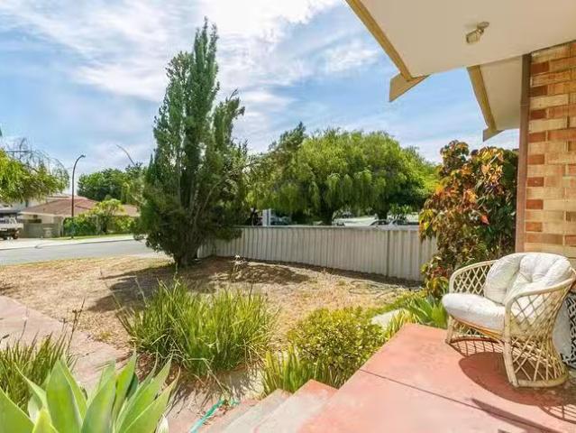 Rental! 39 Fifth Street, Bicton, WA 6157
