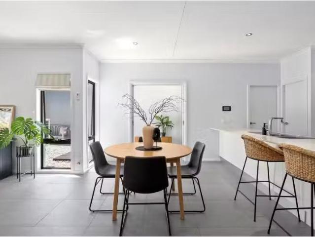 Cheap 39 Grand Ct, Fairy Meadow House for rent Listed by Stev.