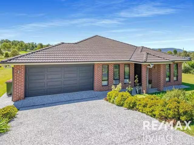 Just in! 39 Jayen Drive, Royston, QLD 4515