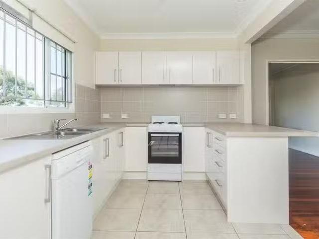 Deal! 39 Wickham Street, Morningside, QLD 4170