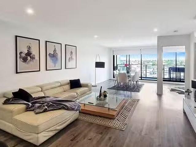 Nice 301/173 Caroline Springs Boulevard, Caroline Springs, VIC.