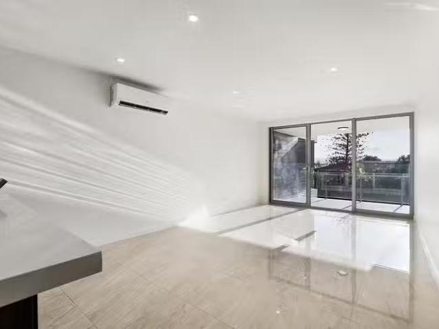 Cheap 302/14 Cannes Avenue, Surfers Paradise, QLD 4217