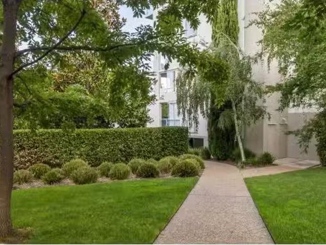 Unique 30/41 Blackall Street, BARTON House for rent Listed by.
