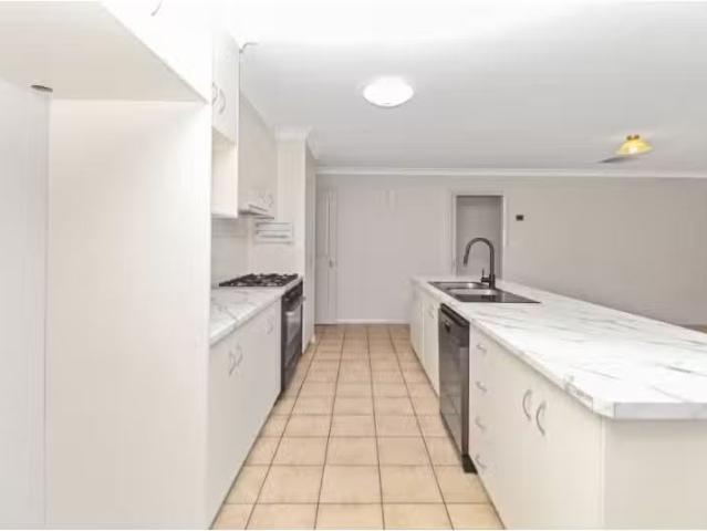 For Rent! 30 Mima Street, Glenfield Park House for rent Liste.