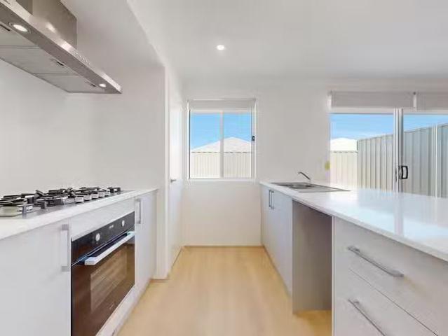 New 30 Gambier Grove, Eglinton, WA 6034
