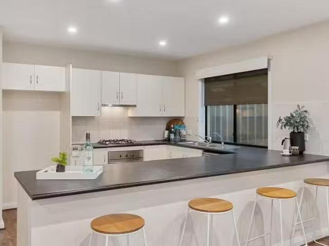 Cheap 30 Henley Circuit, Seaford Rise, SA 5169