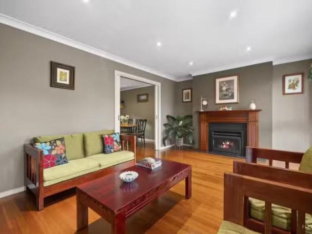 For Rent! 30 Jennings Road, Bayswater North VIC 3153 House A.
