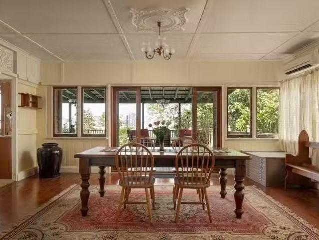 Deal! 30 Pine Street, Bulimba, QLD 4171