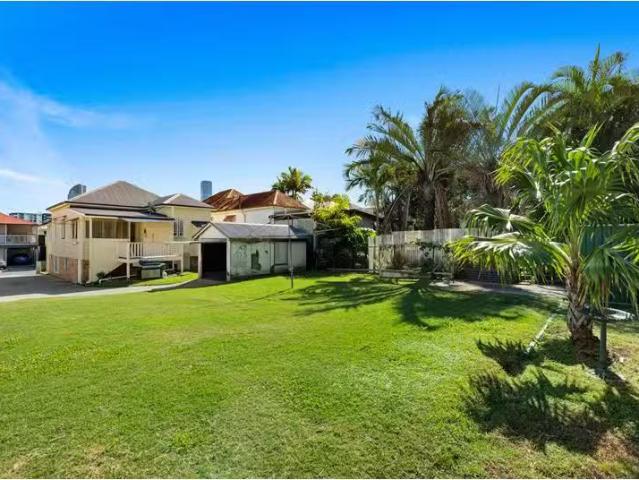 Deal! 30 Salstone Street, Kangaroo Point House for rent Liste.