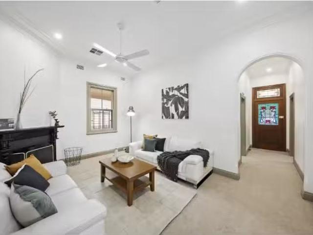 Cozy 30 The Avenue, Lorn House for rent Listed by Courtney Br.